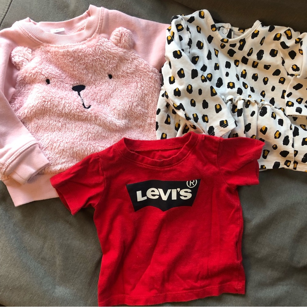 Baby Gap 6M Sherpa bear crewneck, Levi’s 12M shirt and Focus 18 spotted top.